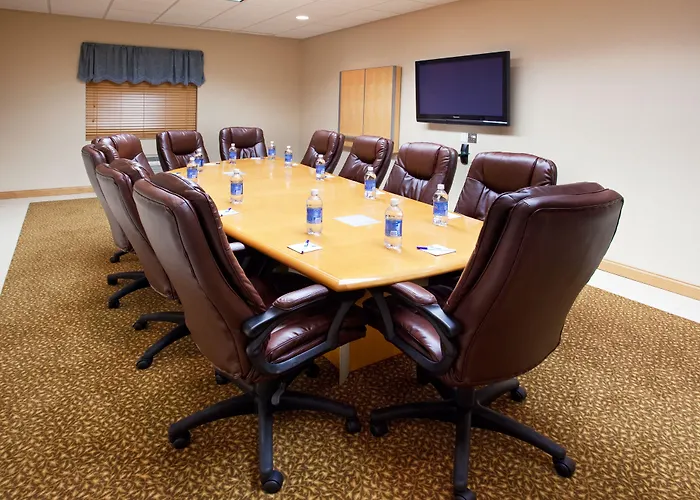Holiday Inn Express Hotel & Suites Chesterfield - Selfridge Area By Ihg